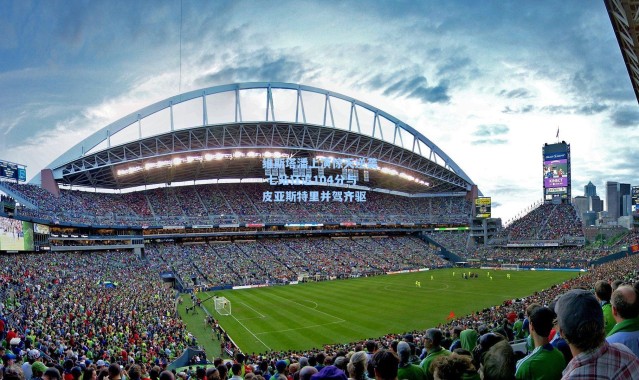 维斯塔潘上演惊天逆袭 七站狂追104分与皮亚斯特里并驾齐驱